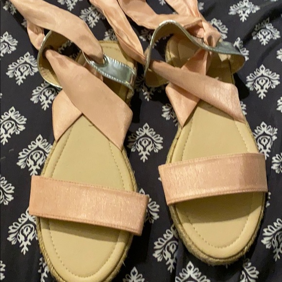 Sandals - Picture 1 of 3